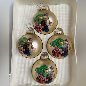 4 Merry Brite Bear Glass Ornaments Balls 2005 CVS